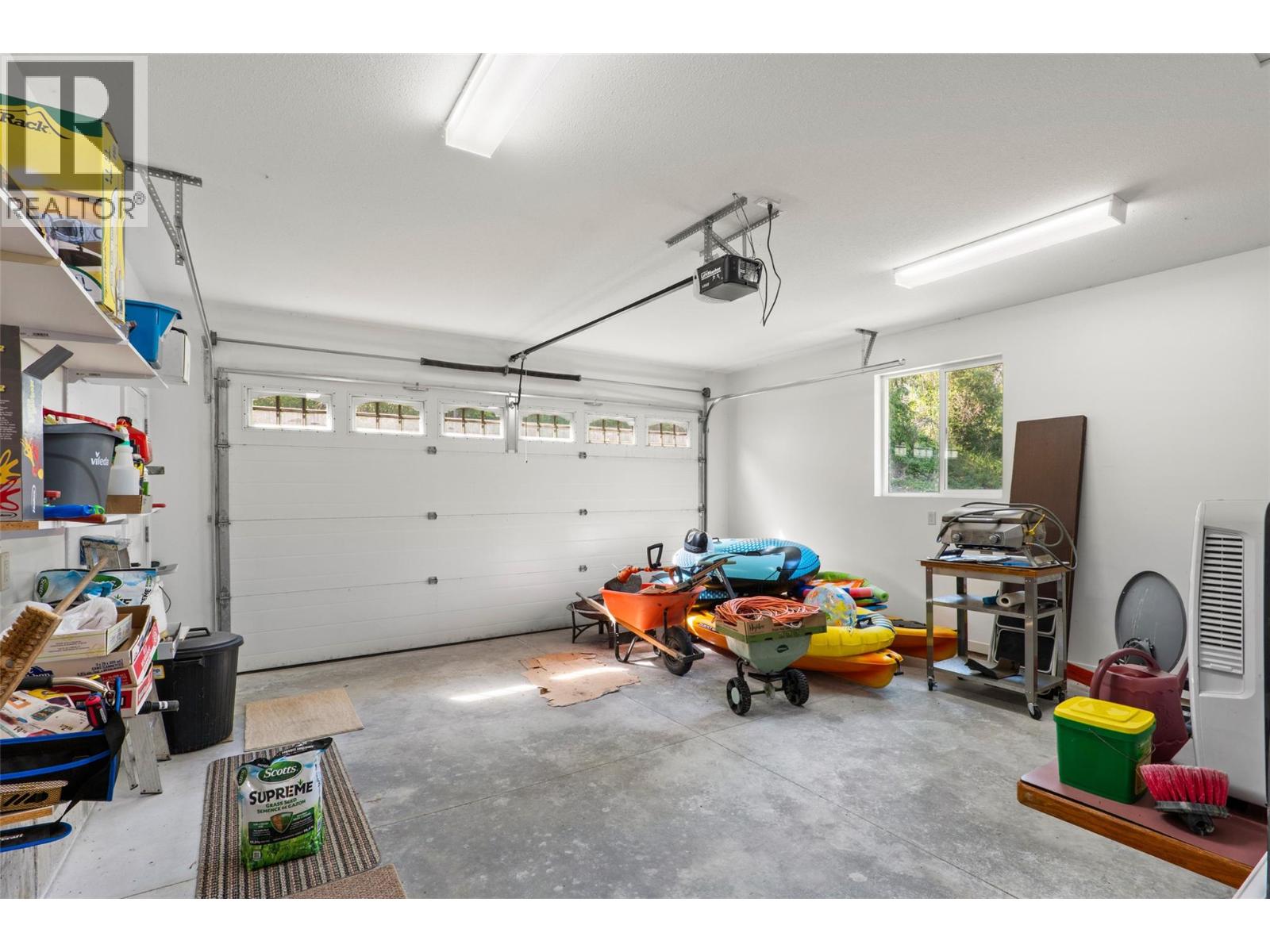 #39 4498 Squilax Anglemont Road - 31
