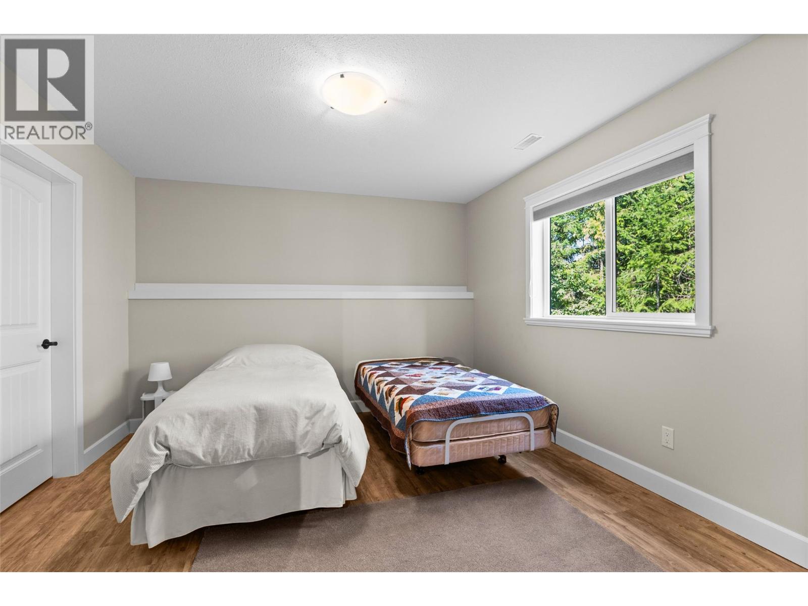 #39 4498 Squilax Anglemont Road - 37