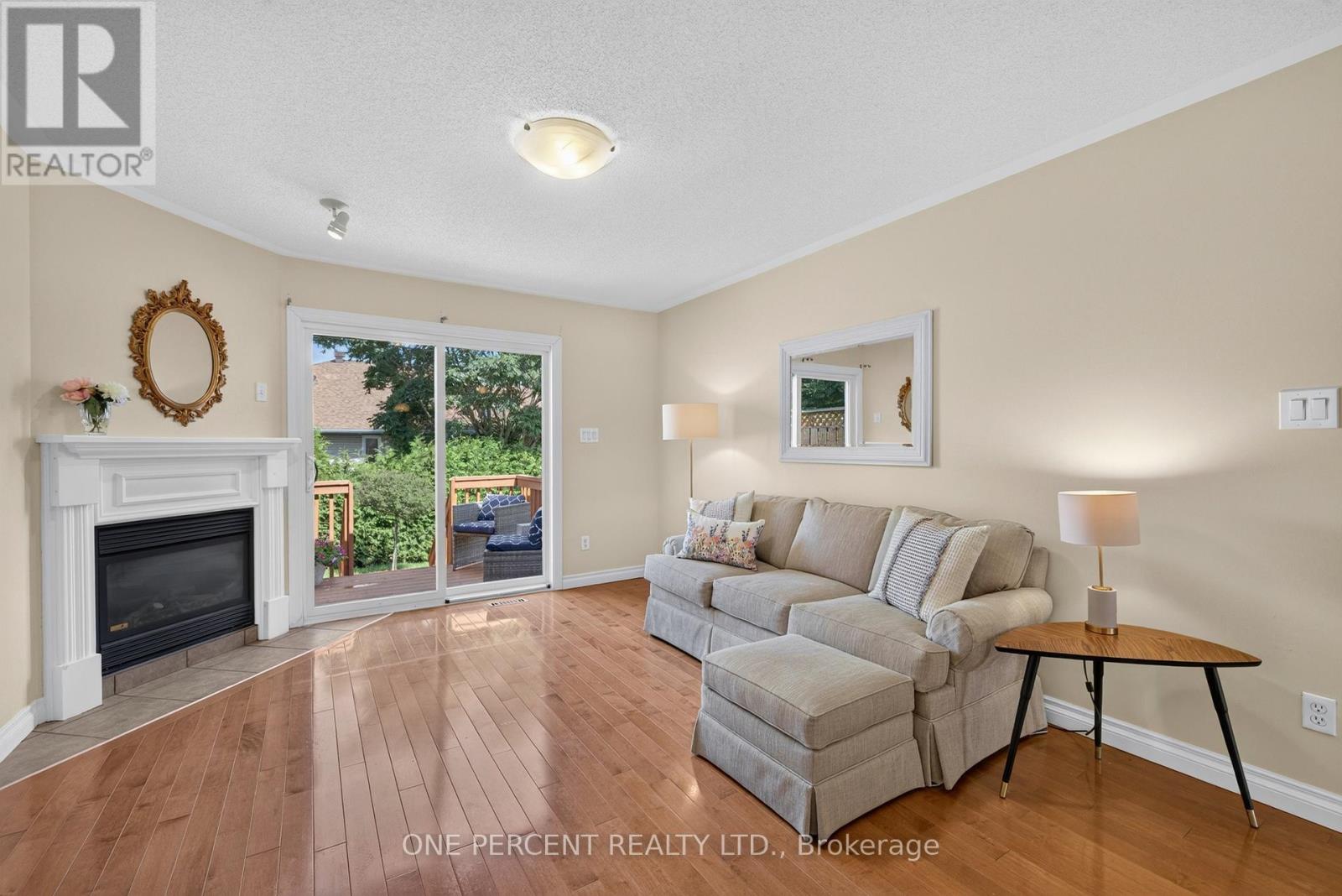 17 DR GORDON CRESCENT - 10