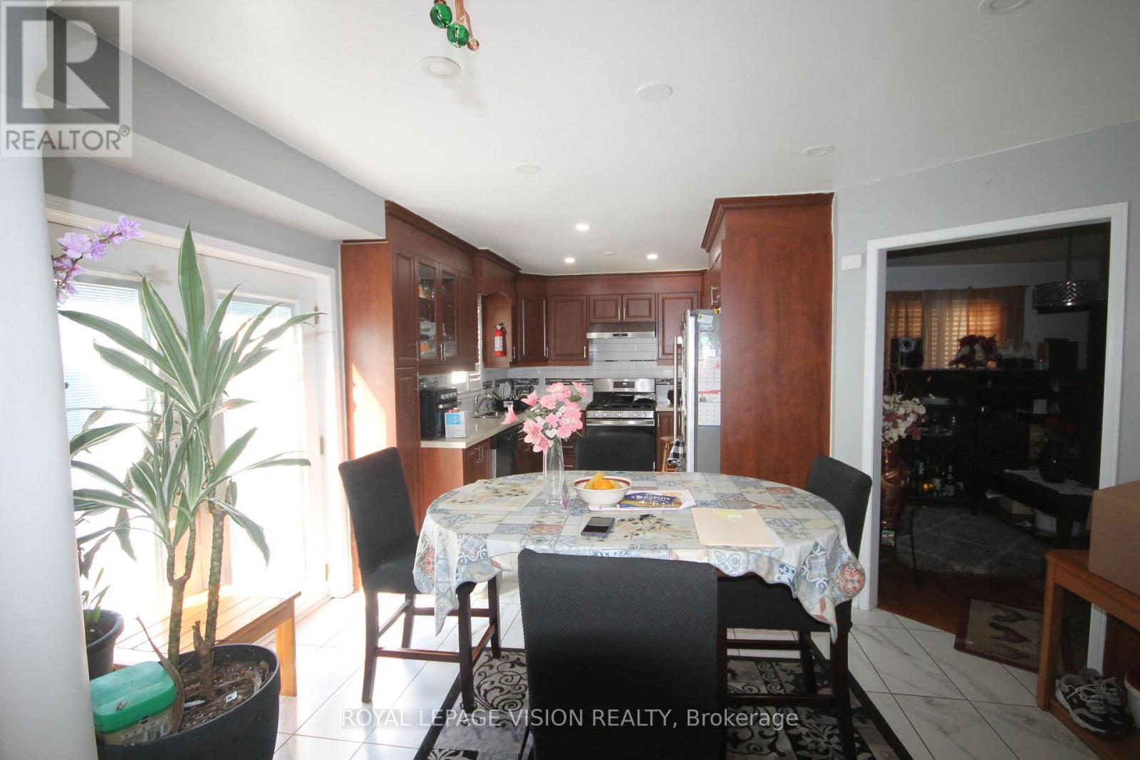 45 BRADBURY CRESCENT - 2