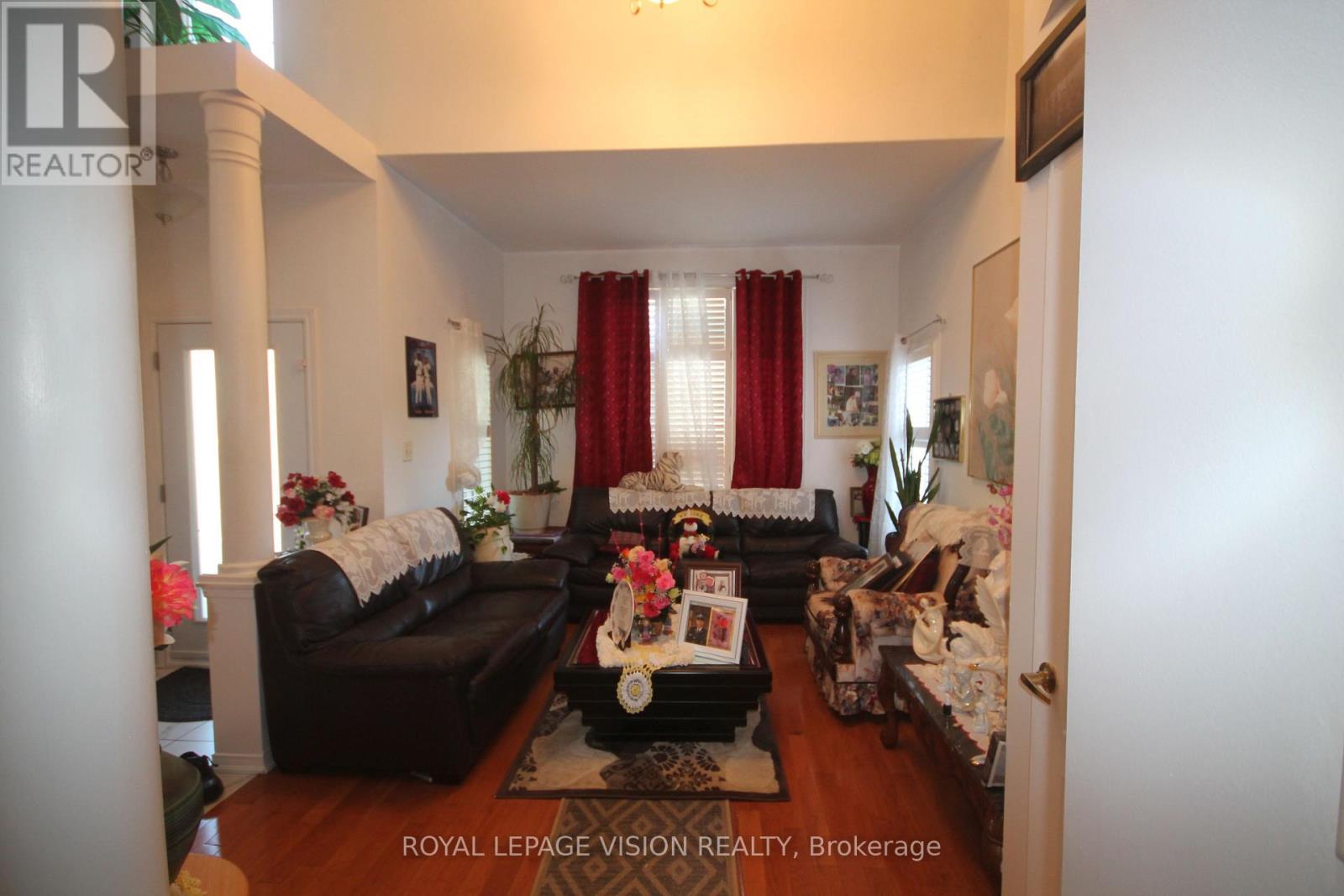 45 BRADBURY CRESCENT - 6