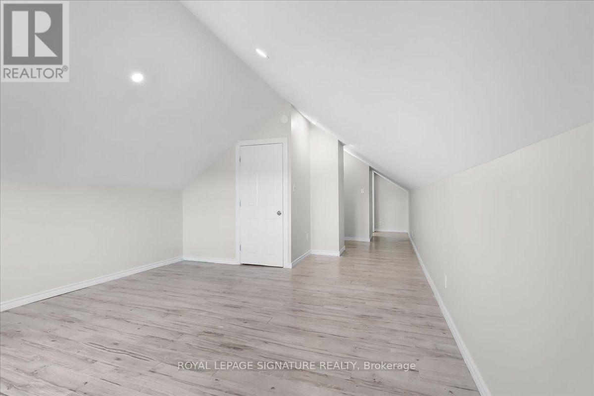195 PARK ROAD S - 17