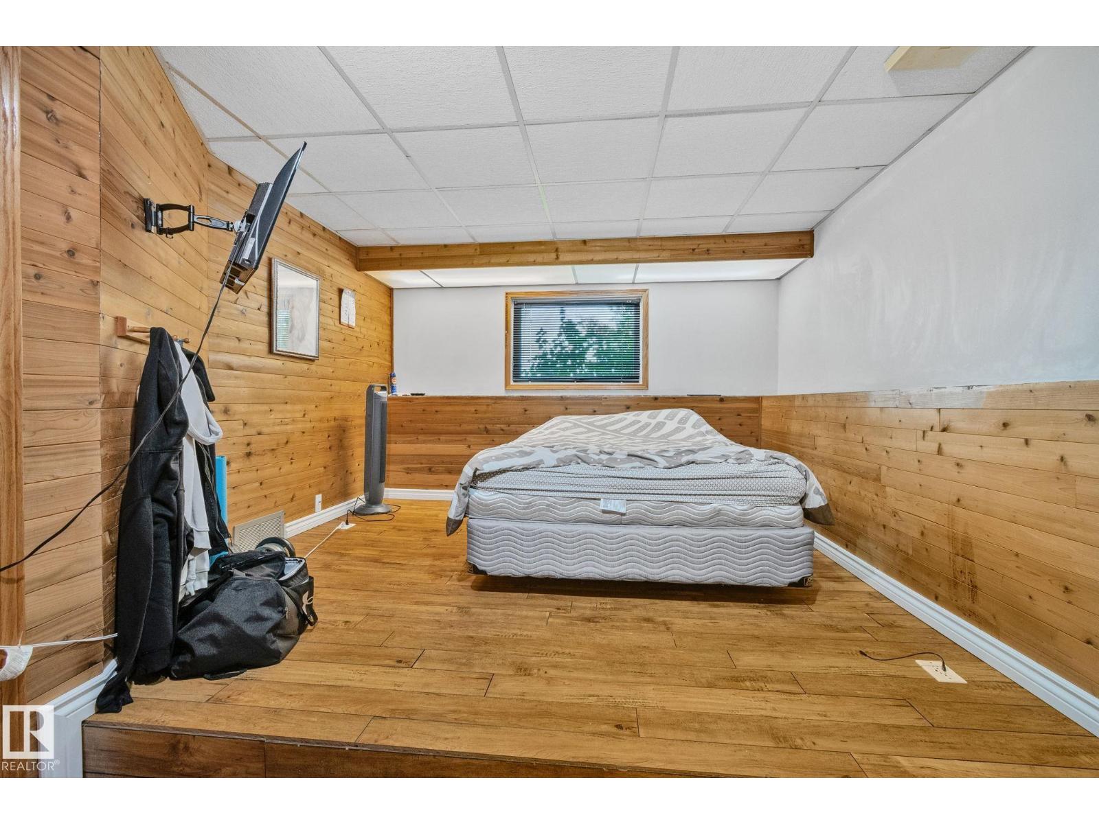 7503 190 ST NW - 15