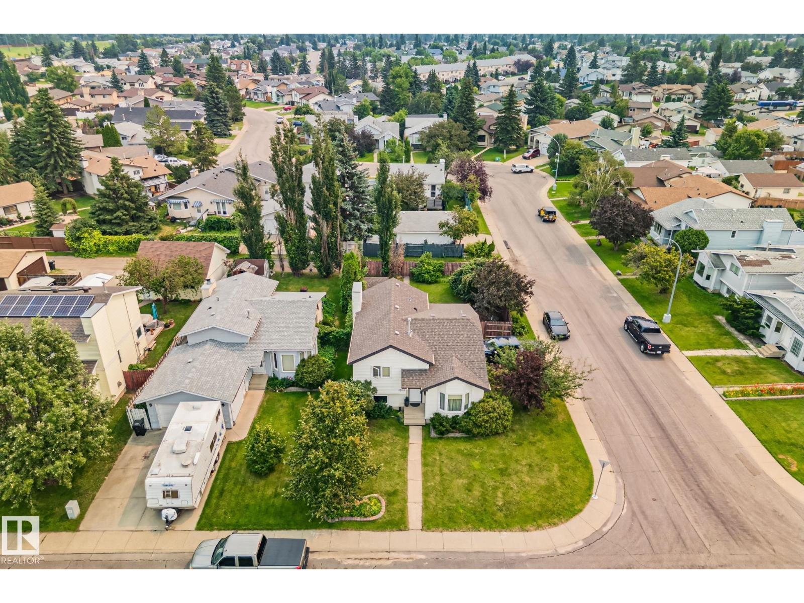 7503 190 ST NW - 53