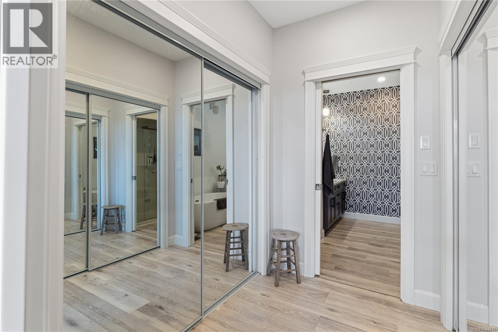 456 Battie Dr - 33