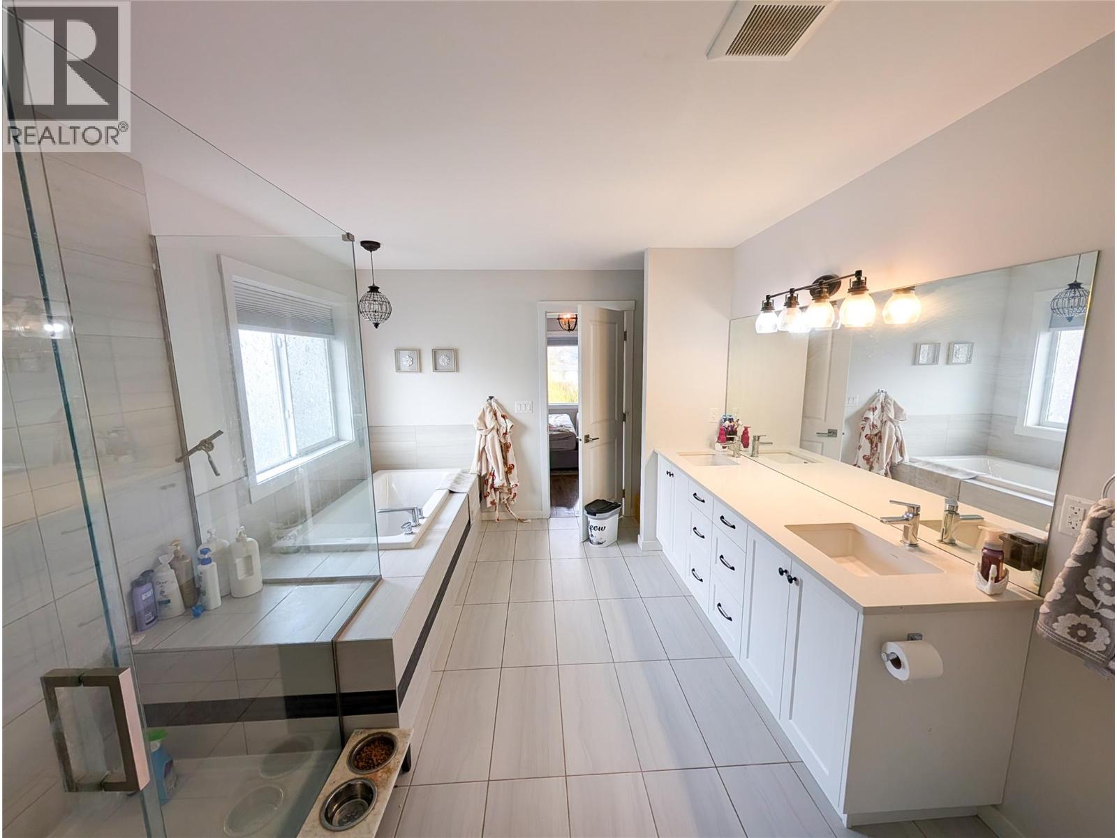 2710 BEACHMOUNT Crescent - 18