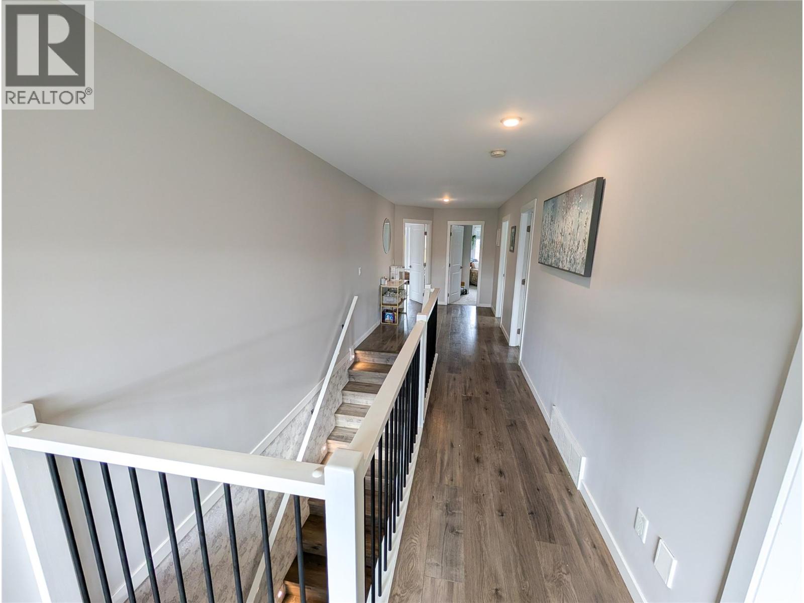 2710 BEACHMOUNT Crescent - 27