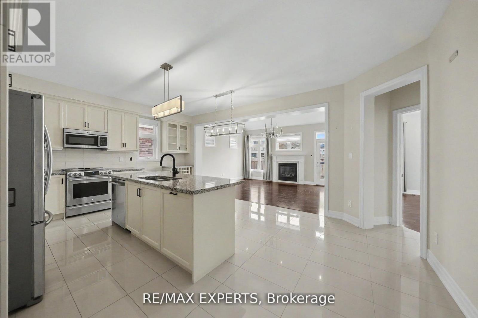 4 SIM HILL CRESCENT - 20