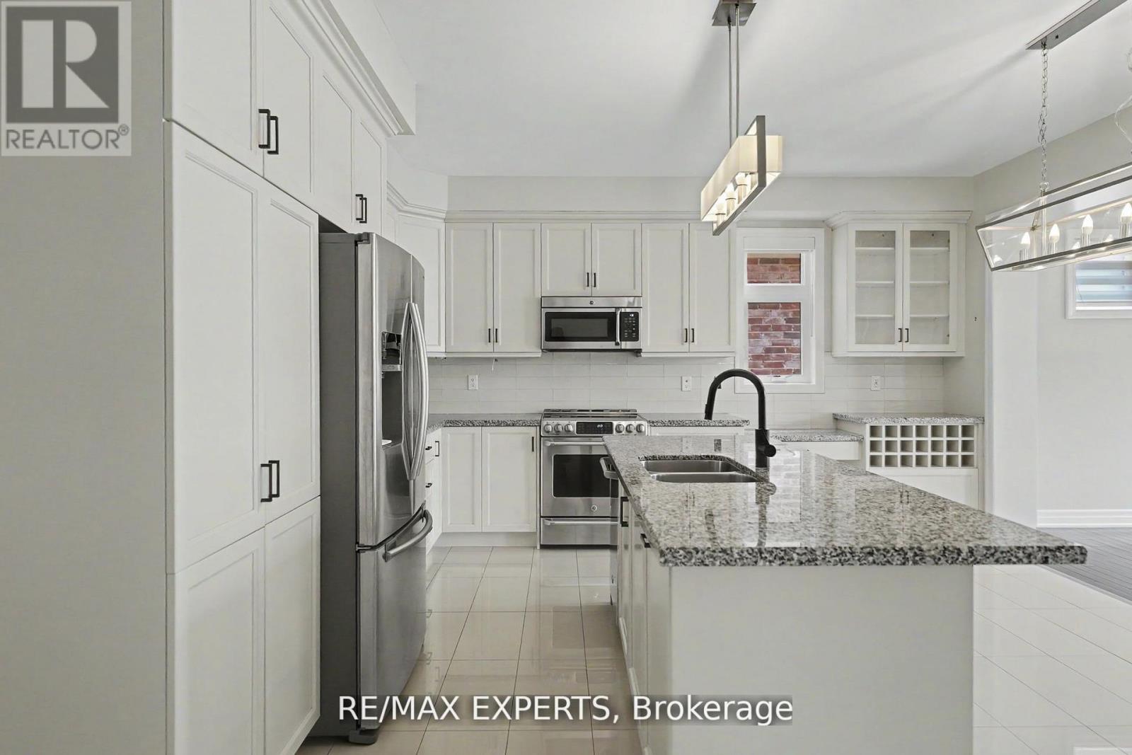 4 SIM HILL CRESCENT - 21
