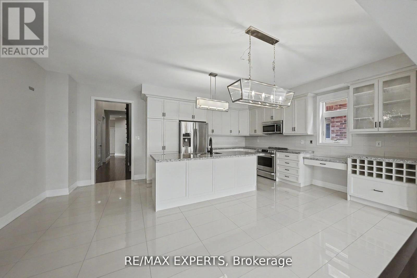 4 SIM HILL CRESCENT - 25