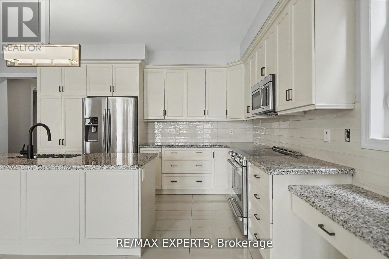 4 SIM HILL CRESCENT - 26