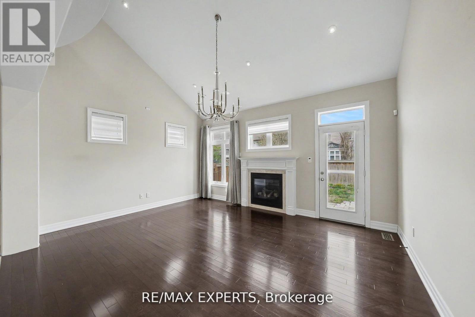 4 SIM HILL CRESCENT - 29