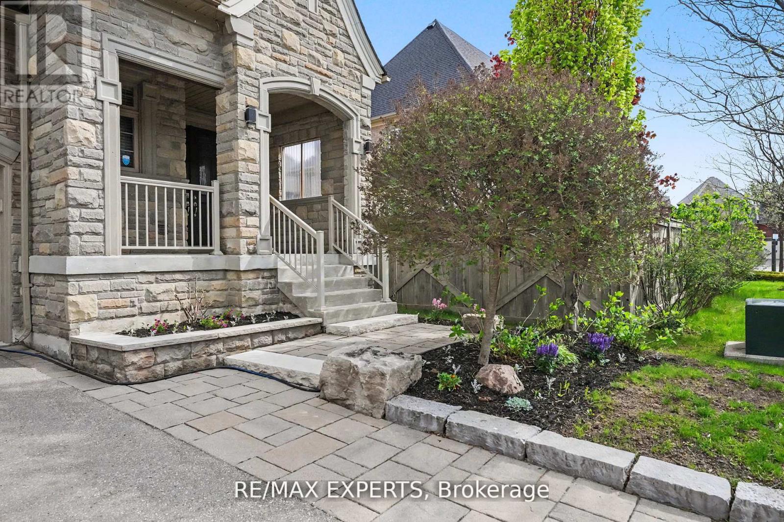 4 SIM HILL CRESCENT - 3