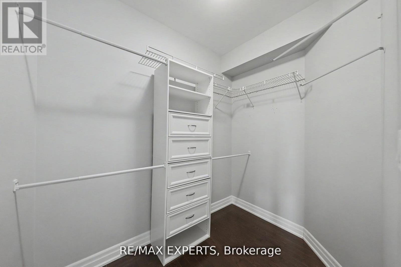 4 SIM HILL CRESCENT - 35