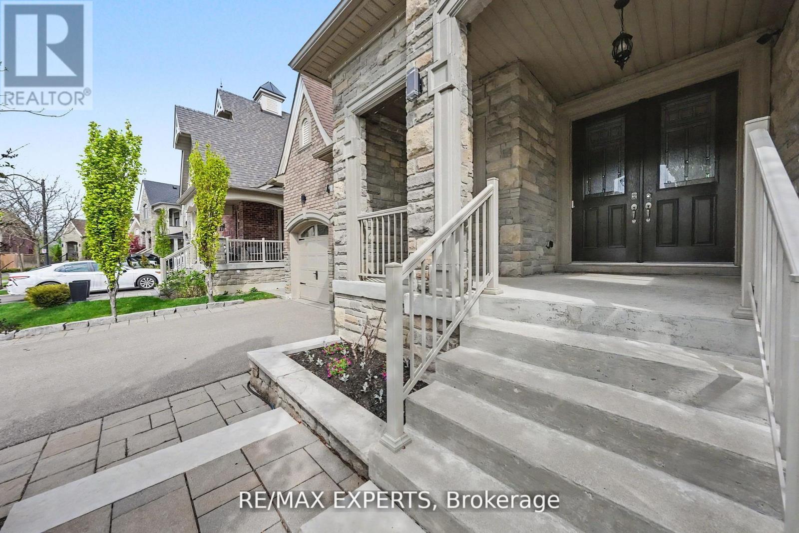 4 SIM HILL CRESCENT - 4