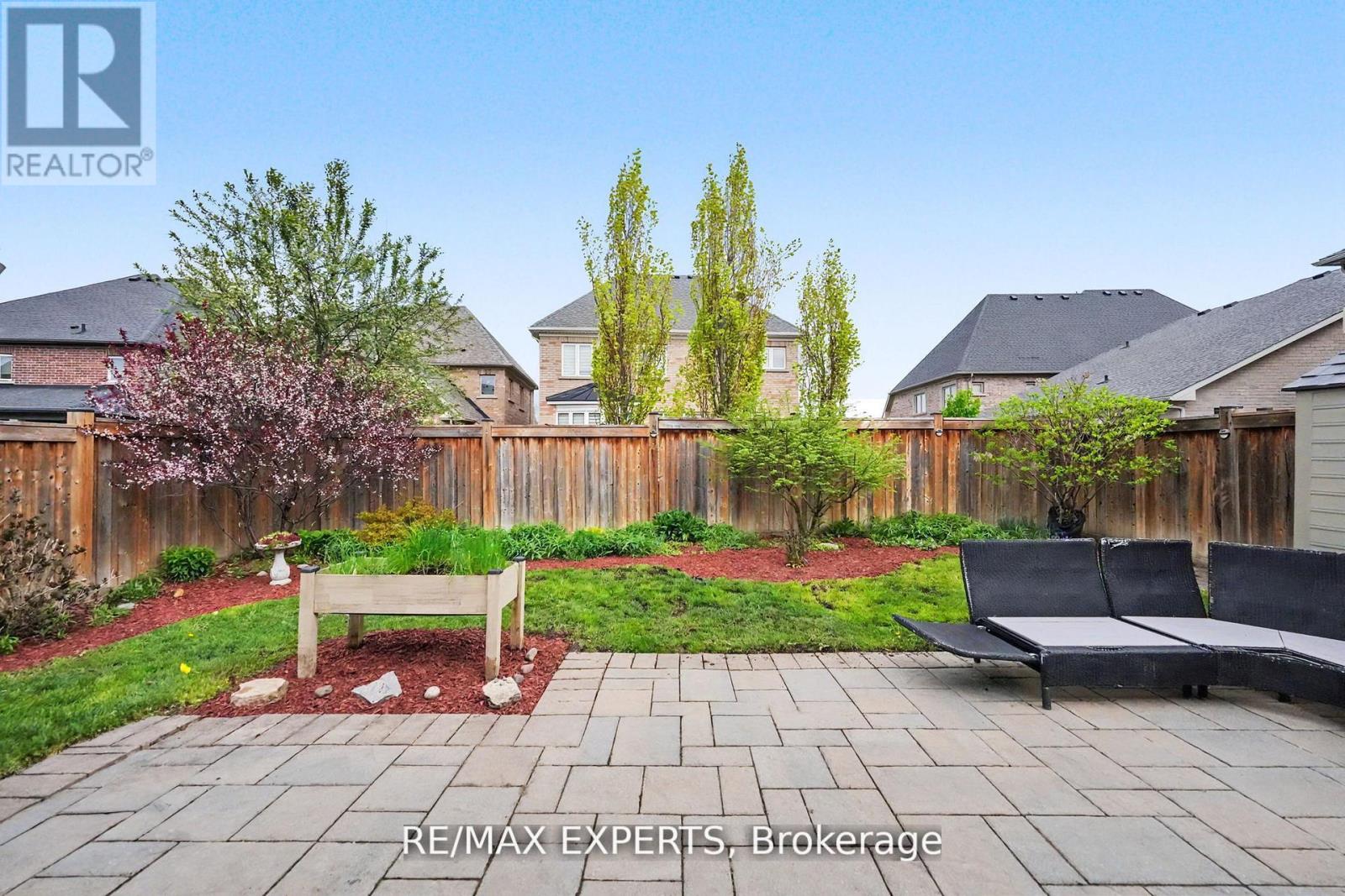 4 SIM HILL CRESCENT - 49