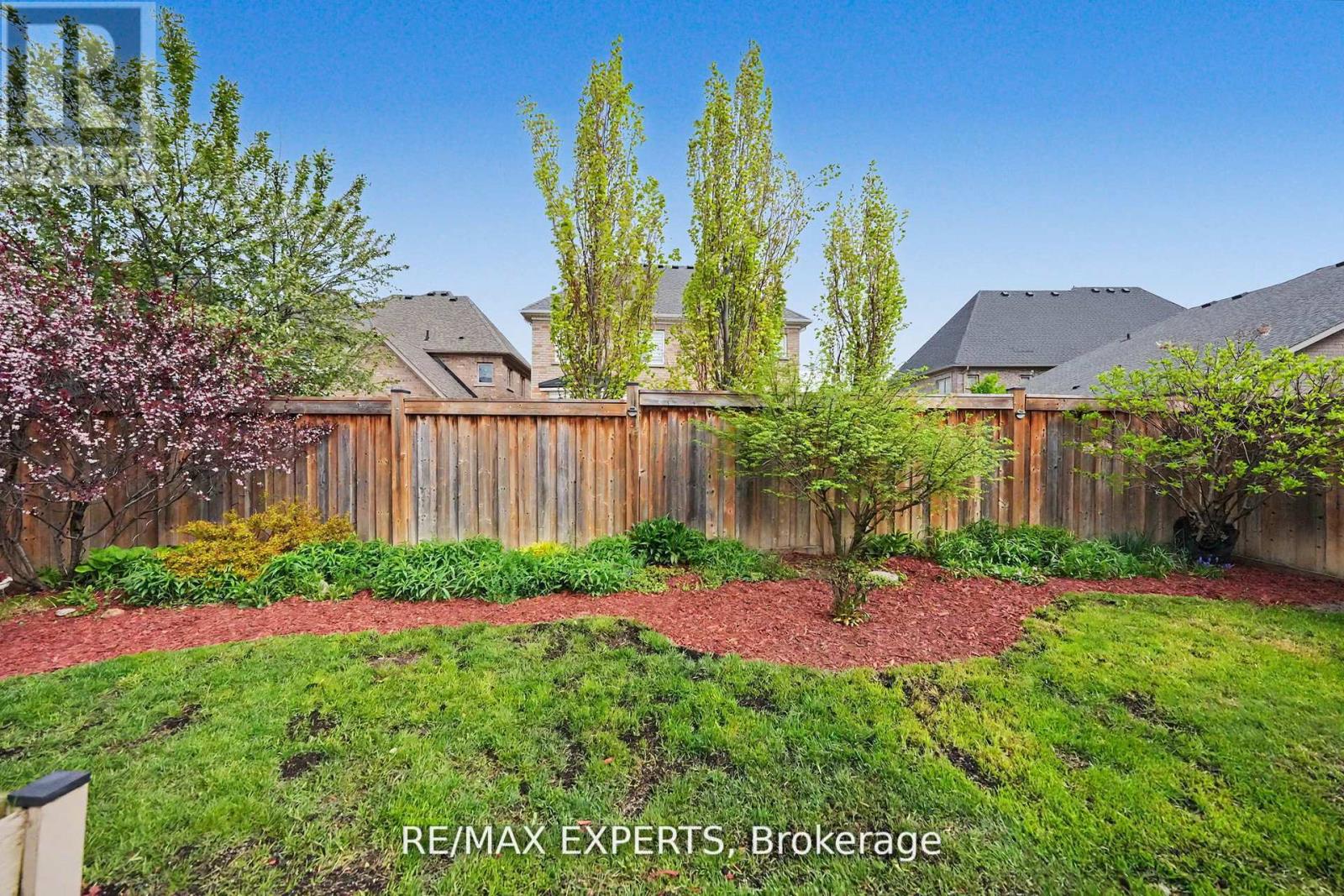 4 SIM HILL CRESCENT - 50