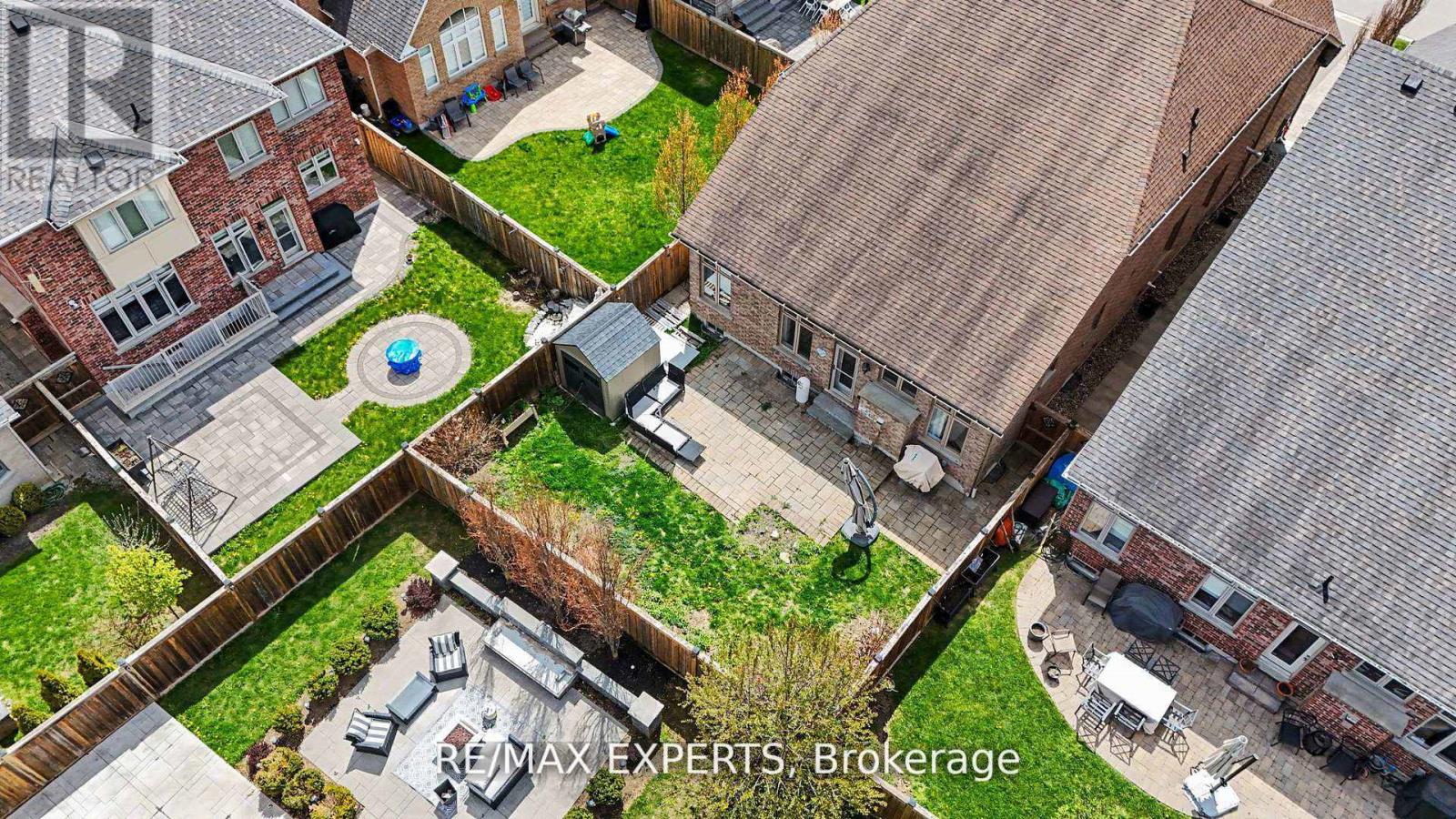 4 SIM HILL CRESCENT - 8