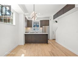 1038 Park Drive, Vancouver, BC V6P0H9 Photo 12