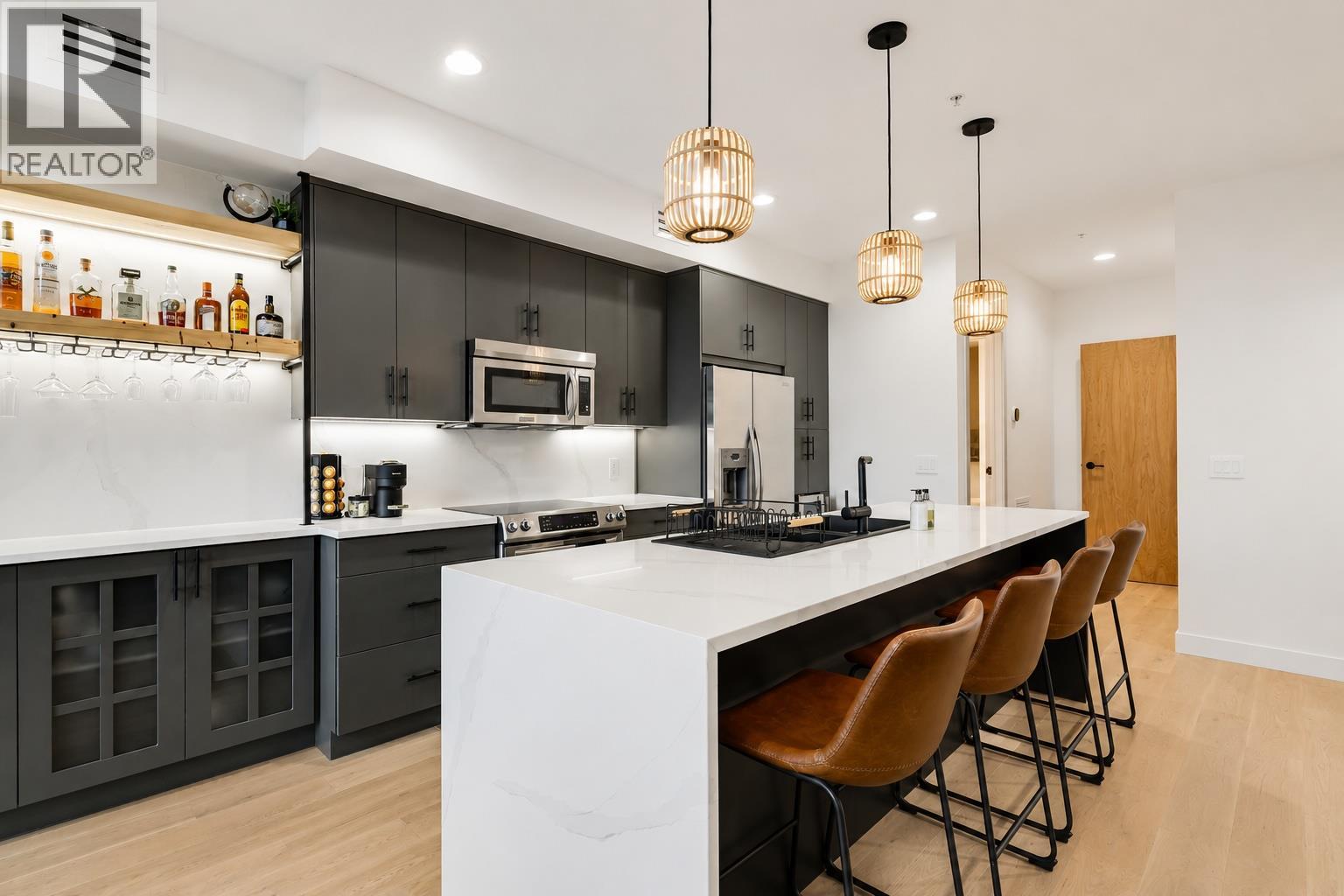 #124 1495 Graham Street - 10