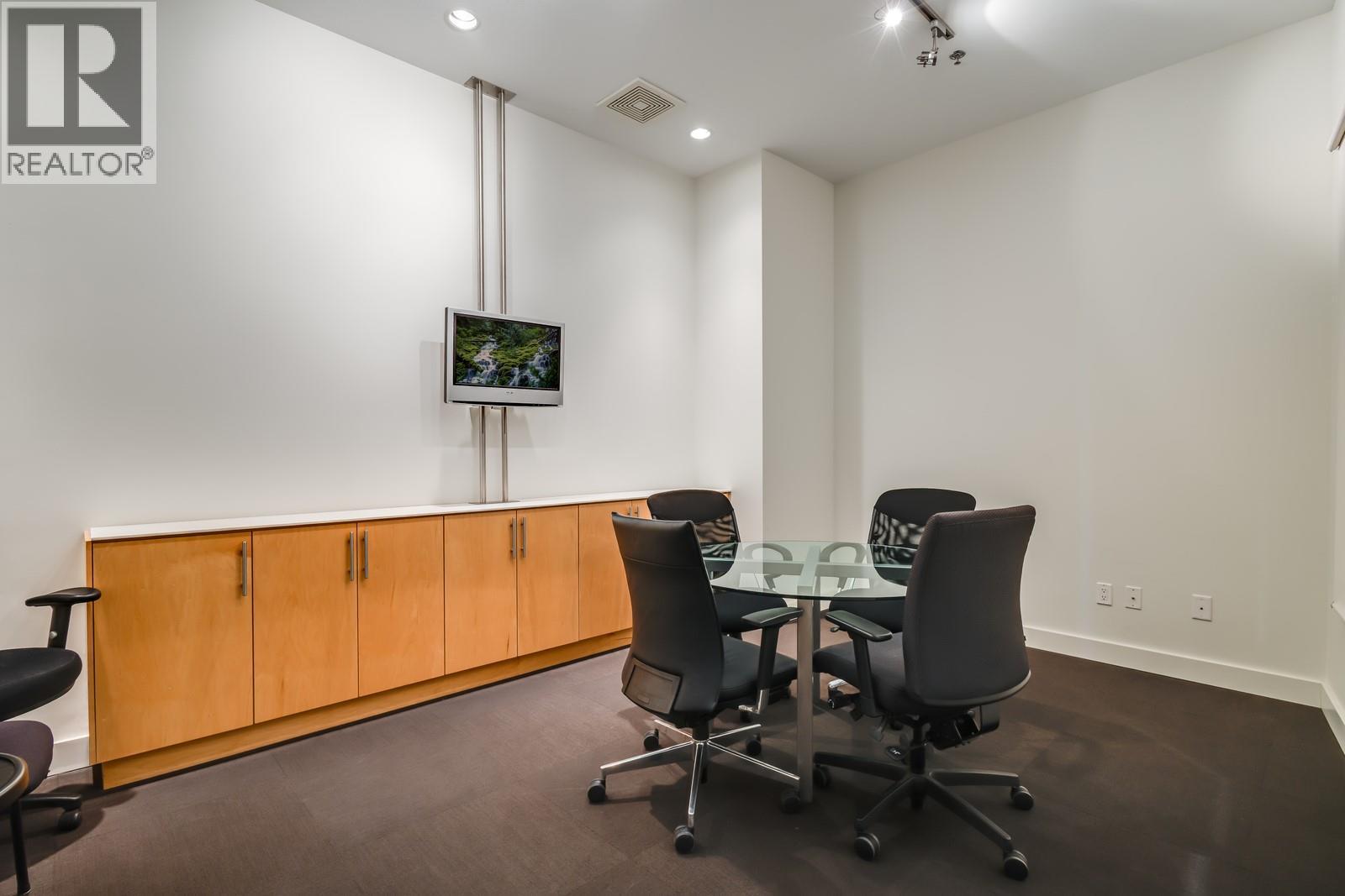 #124 1495 Graham Street - 35