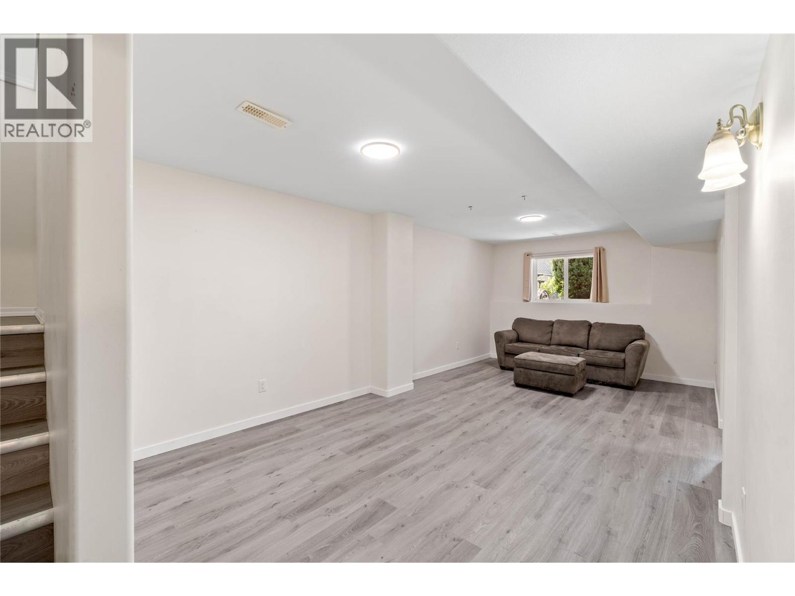 #8 3150 WESTSYDE Road - 14
