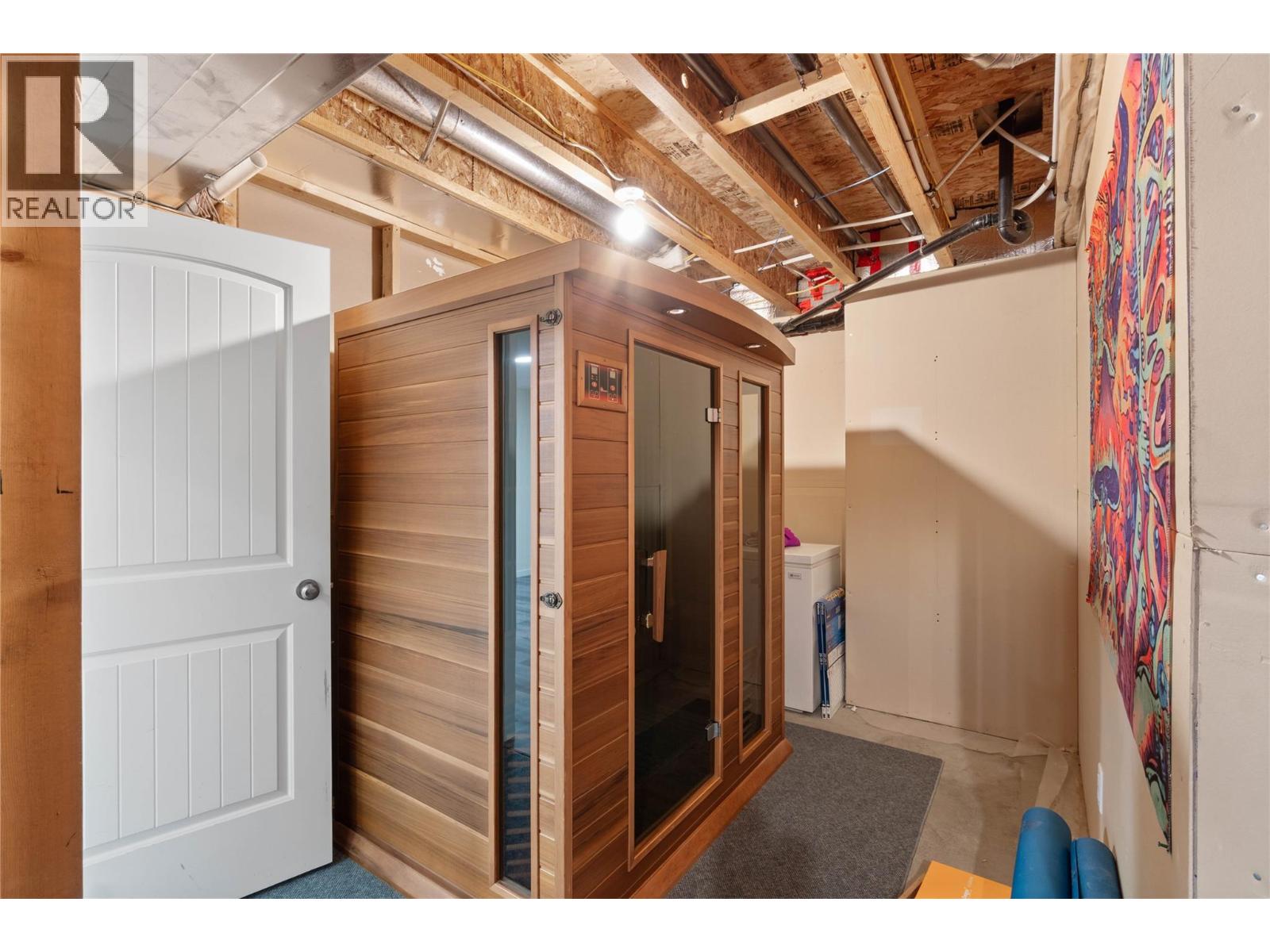 #8 3150 WESTSYDE Road - 19