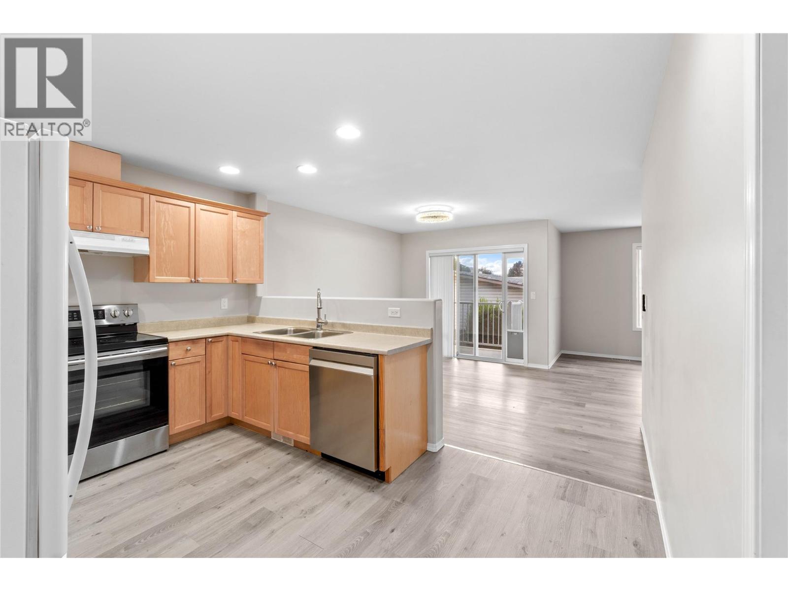 #8 3150 WESTSYDE Road - 2