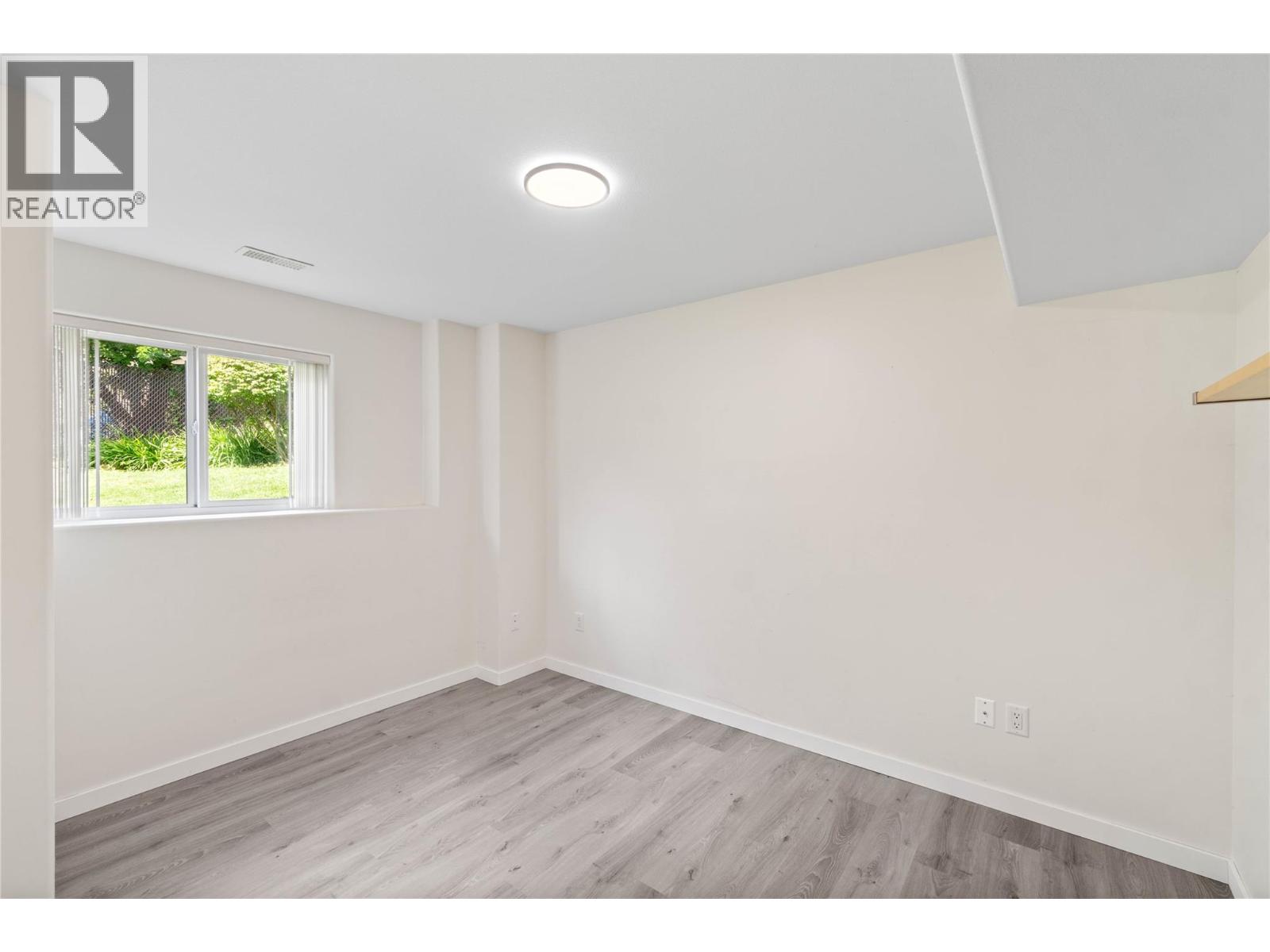 #8 3150 WESTSYDE Road - 17