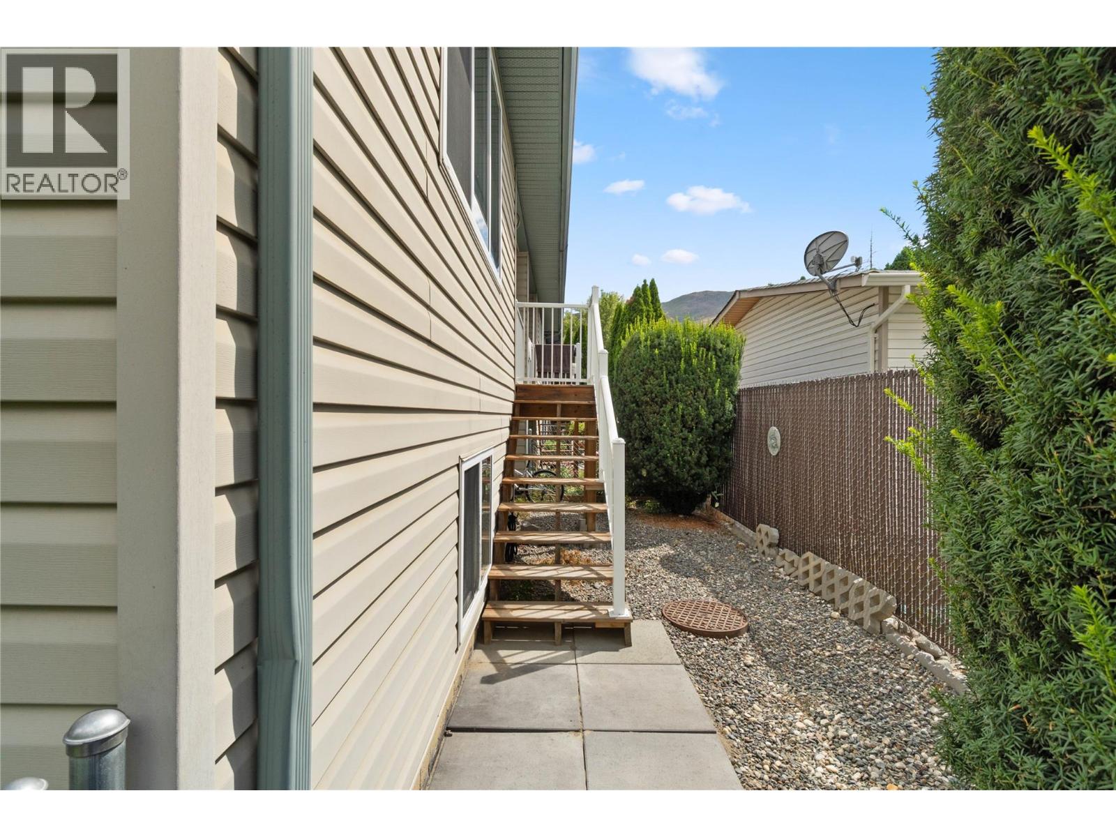 #8 3150 WESTSYDE Road - 24