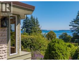 4916 Lochside Dr, Saanich, BC V8Y2E4 Photo 51
