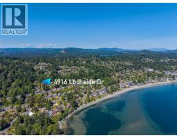 Laundry room - 4916 Lochside Dr, Saanich, BC V8Y2E4 Photo 6
