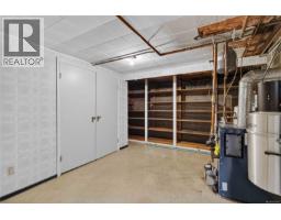 4916 Lochside Dr, Saanich, BC V8Y2E4 Photo 36