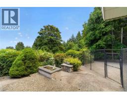 4916 Lochside Dr, Saanich, BC V8Y2E4 Photo 49
