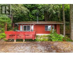 4916 Lochside Dr, Saanich, BC V8Y2E4 Photo 58