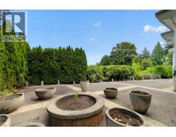 4916 Lochside Dr, Saanich, BC V8Y2E4 Photo 47