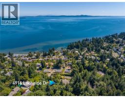 4916 Lochside Dr, Saanich, BC V8Y2E4 Photo 73
