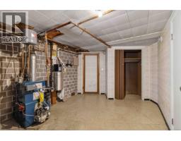 4916 Lochside Dr, Saanich, BC V8Y2E4 Photo 37