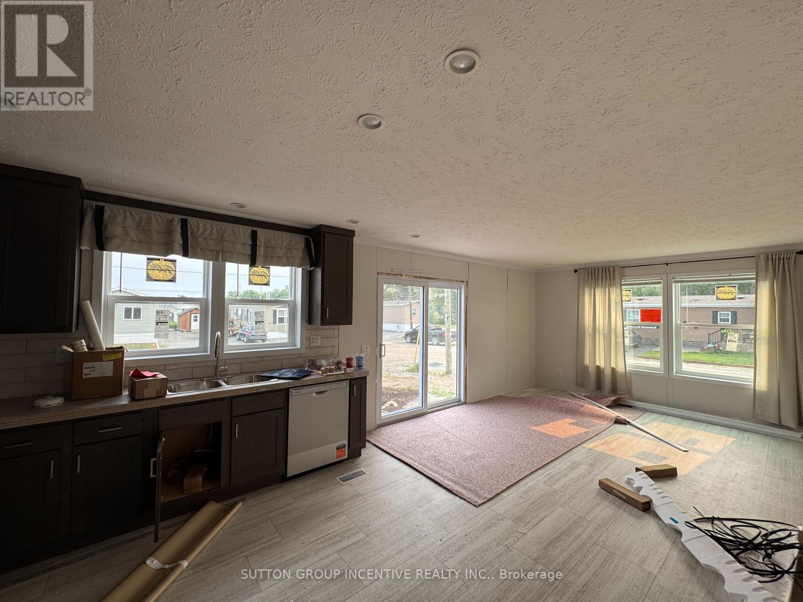 180 REMI CRESCENT - Image 5