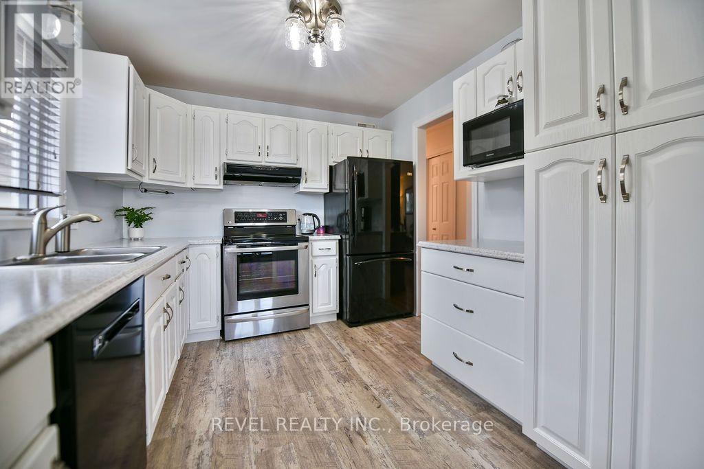 154 BLAHEY COURT - 12