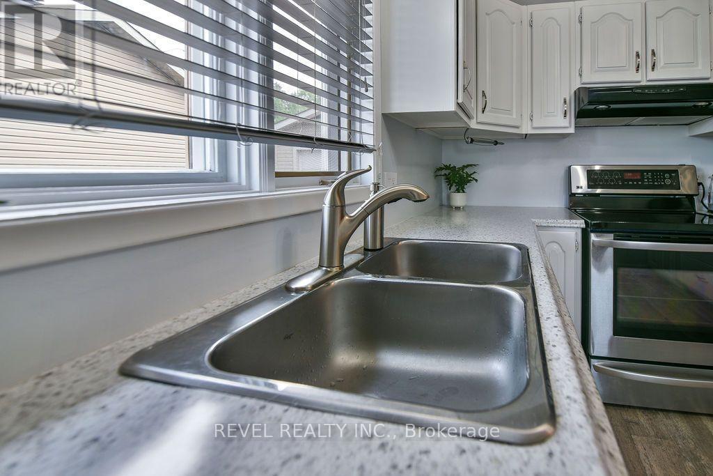 154 BLAHEY COURT - 17