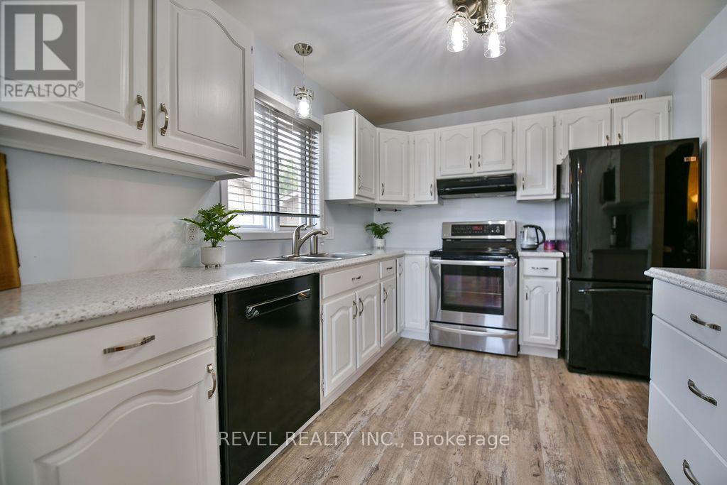 154 BLAHEY COURT - 13