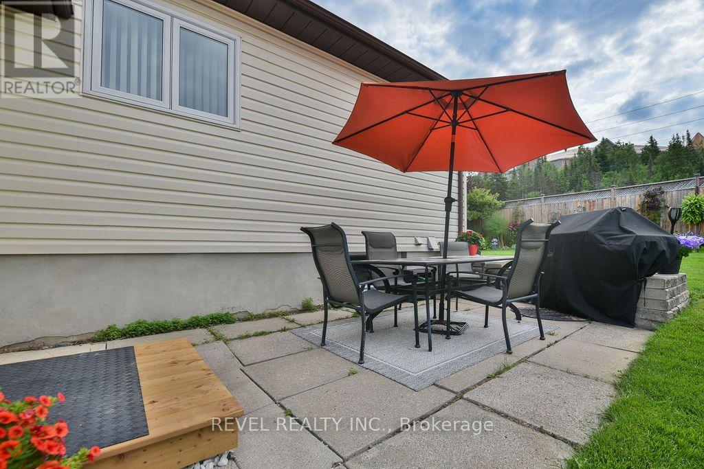 154 BLAHEY COURT - 43