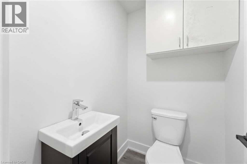 968 MAIN Street E - 13