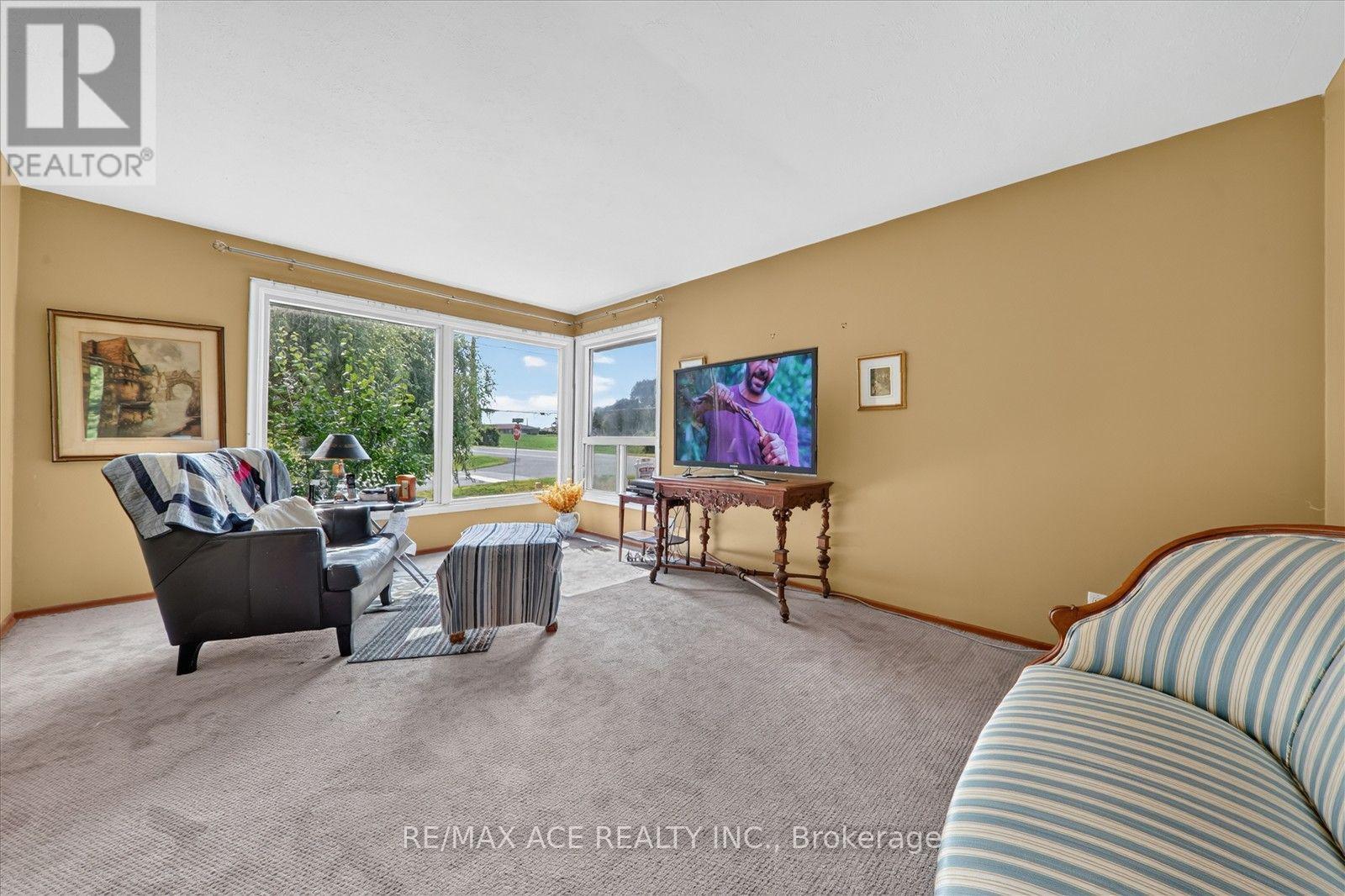 18 HENEAGE STREET - 11