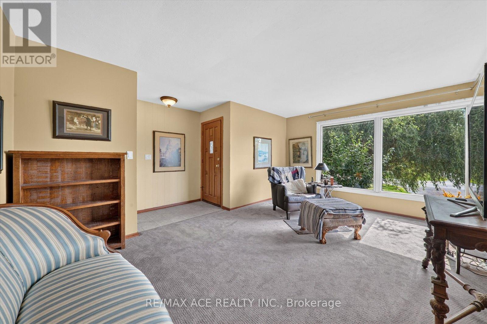 18 HENEAGE STREET - 12