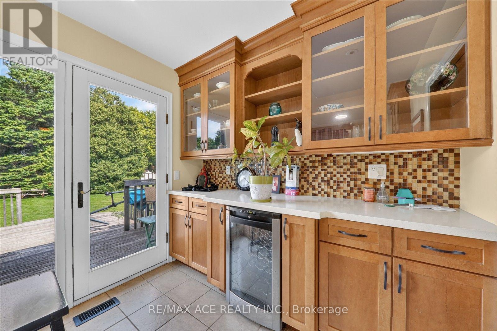 18 HENEAGE STREET - 14