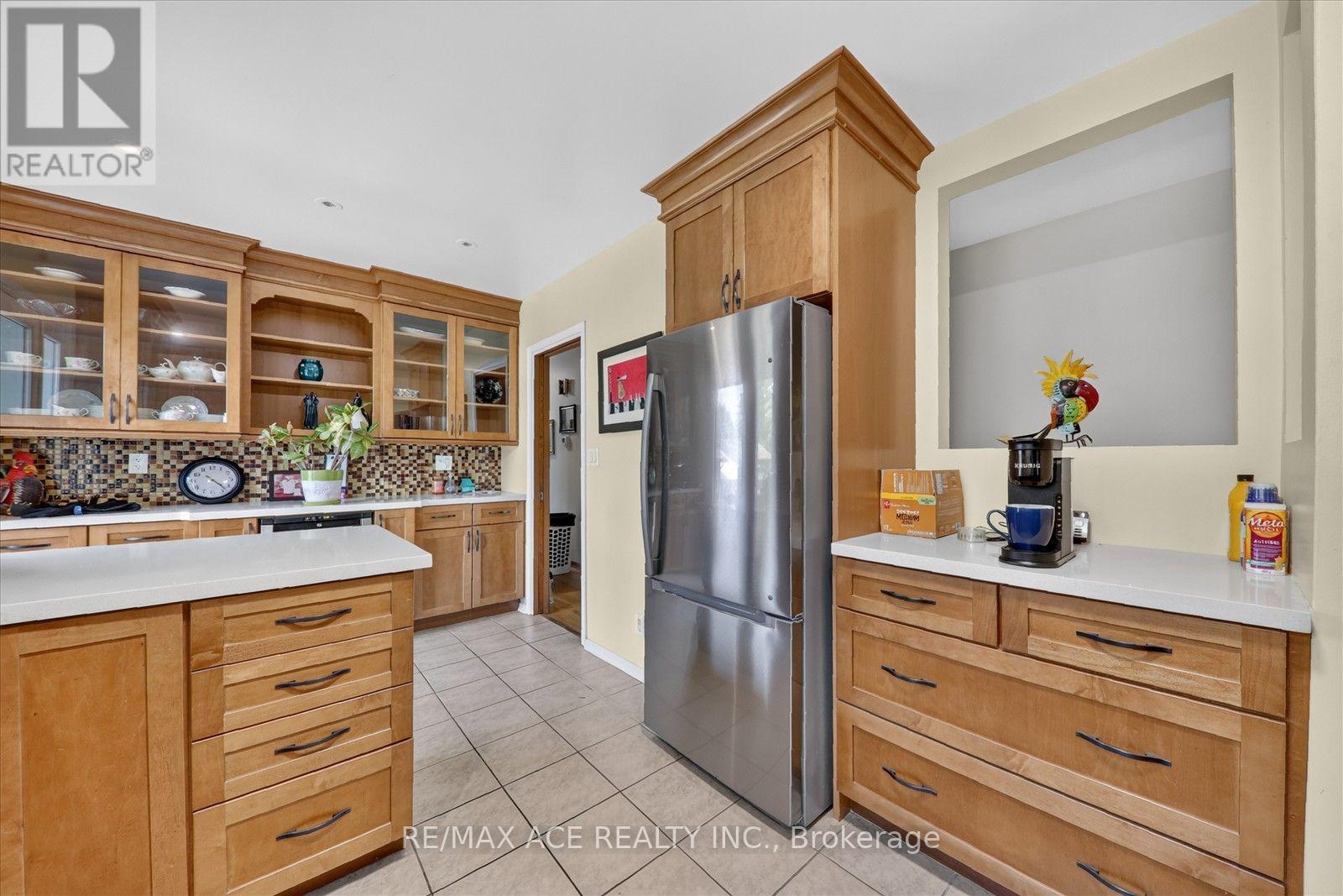 18 HENEAGE STREET - 17