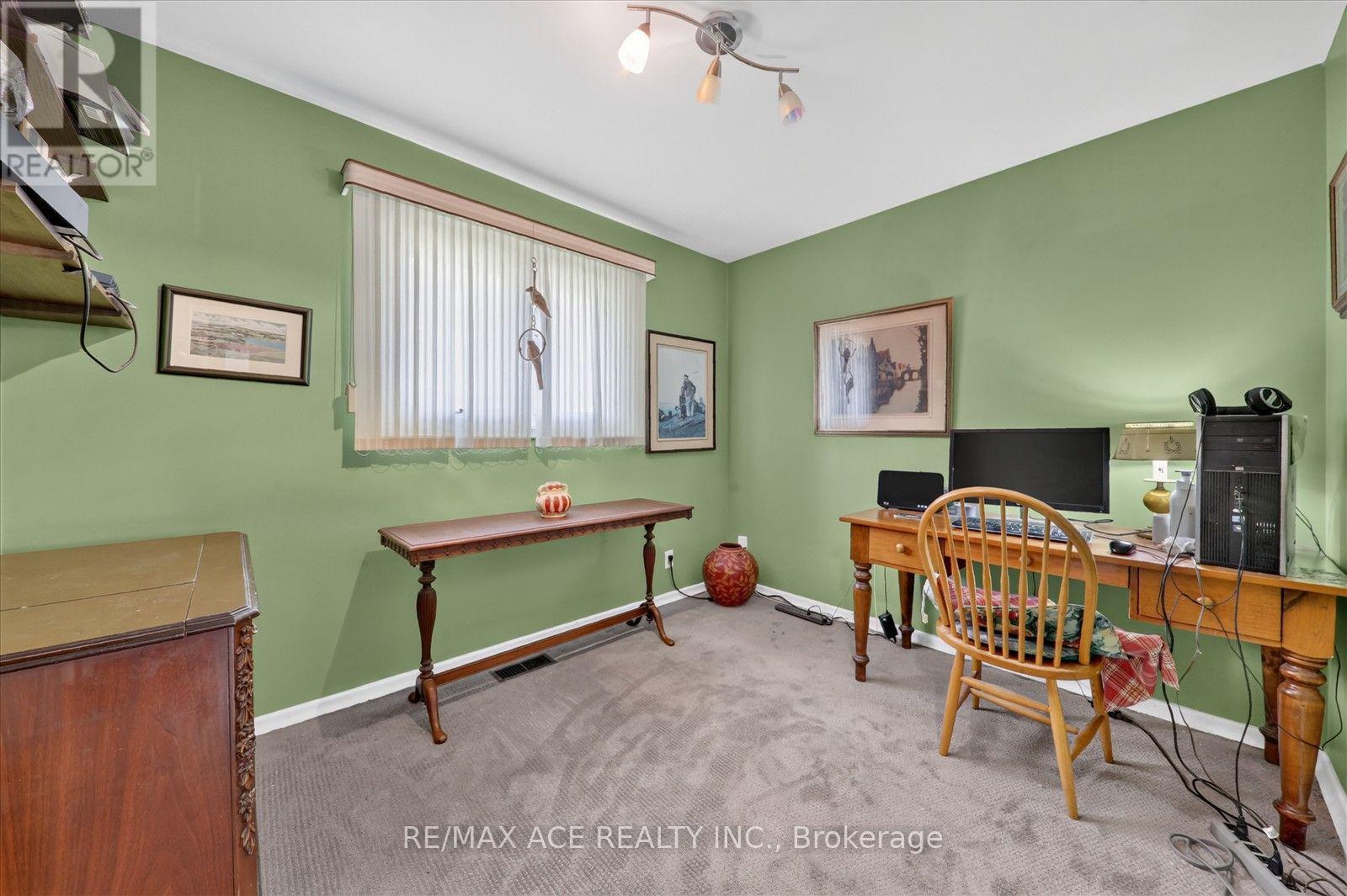 18 HENEAGE STREET - 18