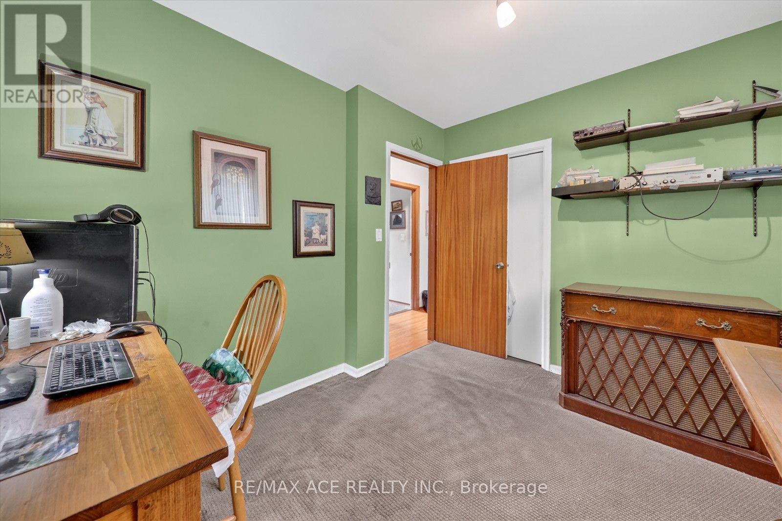 18 HENEAGE STREET - 19